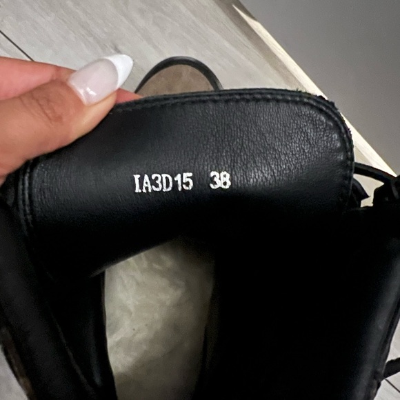 COPY - LV Laureate Platform Desert Boot - Picture 7 of 8